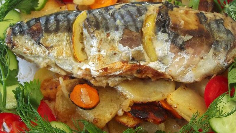 Рыба с овощами в собственном соку это простые рецепты вкусной еды на каждый день.
