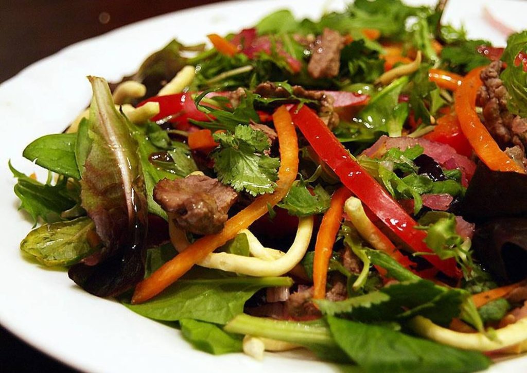 Салат из языка и баклажан и это вкусная и полезная еда, рецепты блюд из баклажан.
