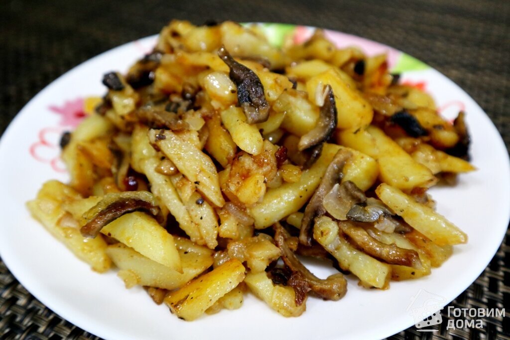 Картофель жаренный с грибами и самая простая вкусная еда из картофеля.