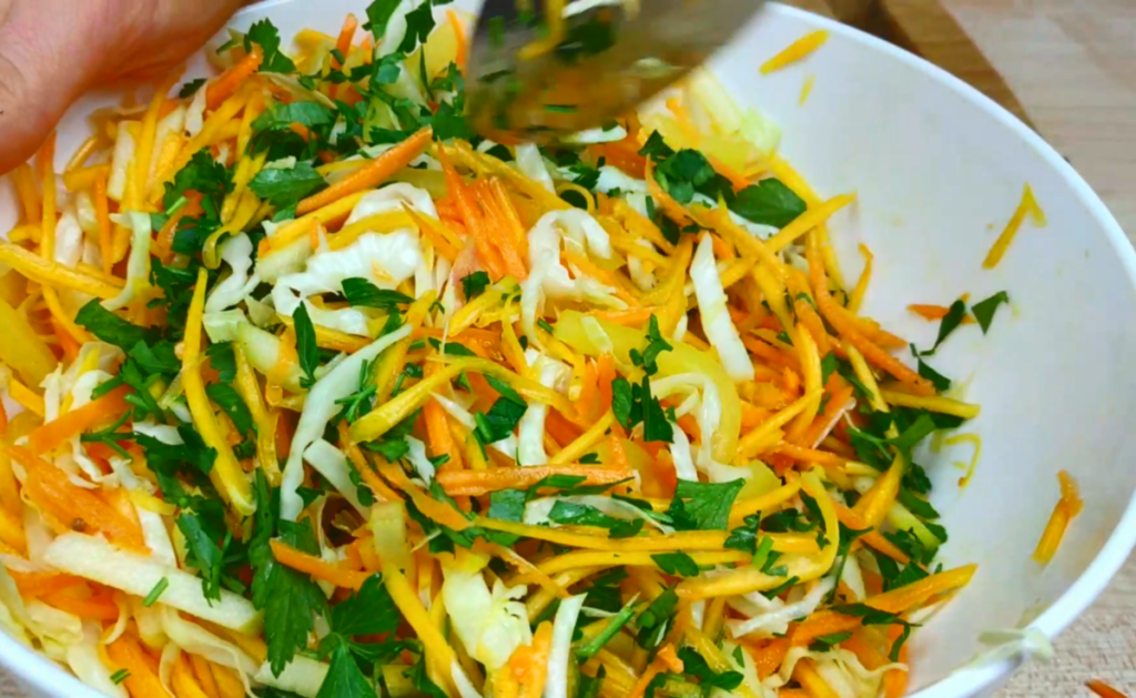 Салат из тыквы с огурцом и это вкусная еда, как приготовить дома блюда из тыквы?