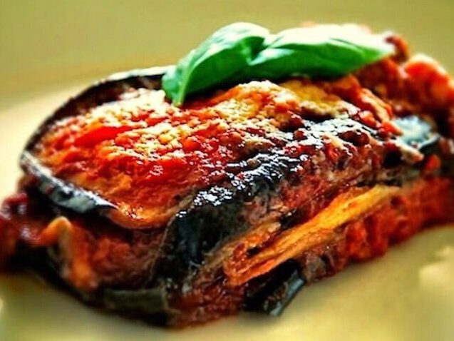 Баклажаны многие любят в любом виде. Итальянская национальная кухня содержит в себе огромное количество блюд из баклажан.