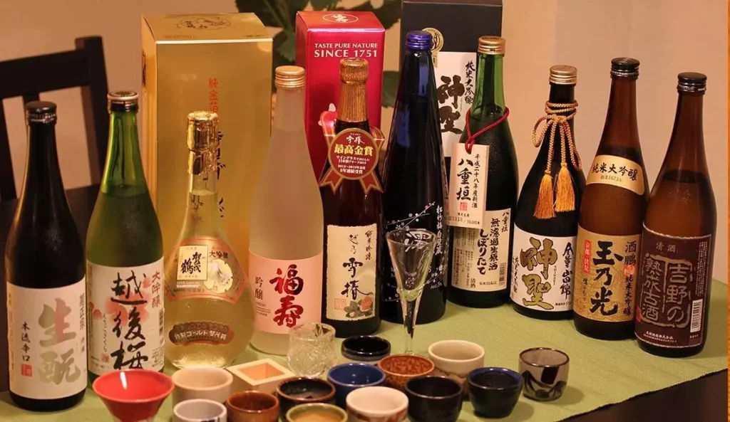 Алкогольные напитки и необычная японская национальная кухня.