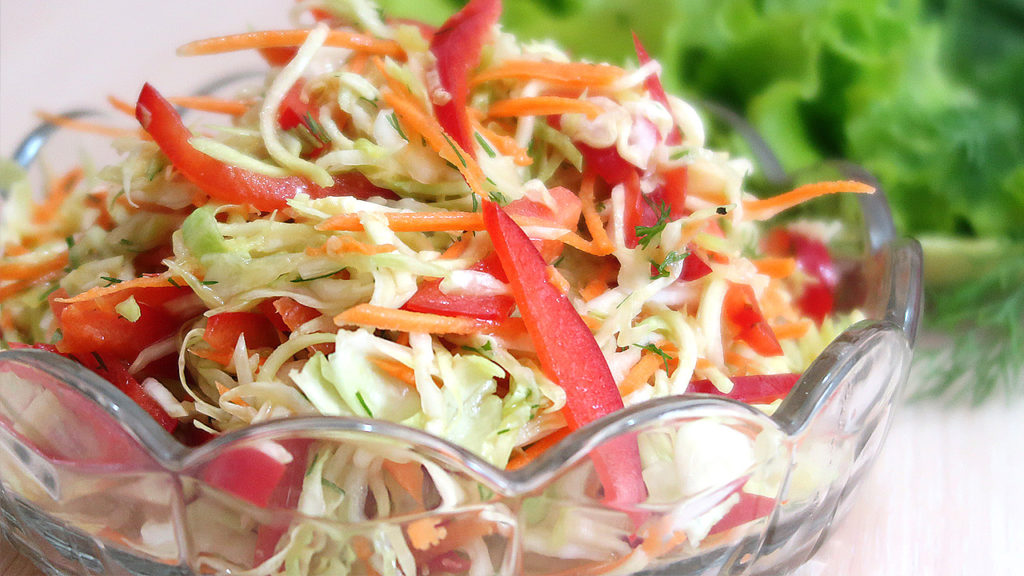 Витаминный салат нравится всем и взрослым и детям. Это самая вкусная еда на обед и ужин.